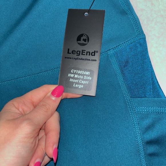 Teal Women’s Capri Leggings - Picture 2 of 3